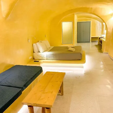 M Residence Santorini Johnnie Cave